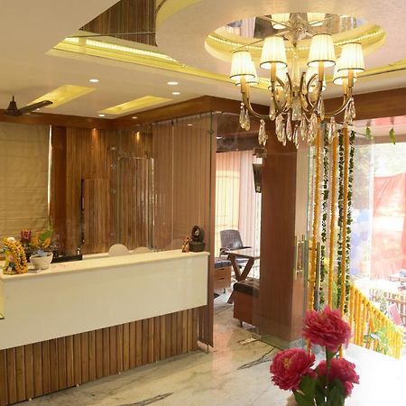 Hotel Le Cypress Bareilly Exterior photo