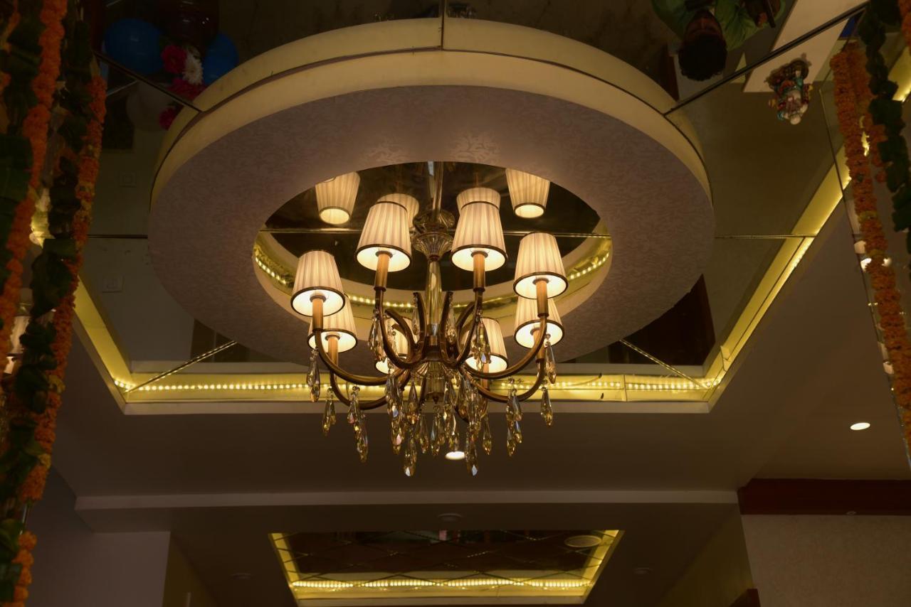 Hotel Le Cypress Bareilly Exterior photo