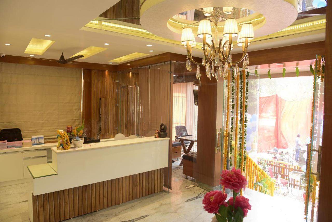 Hotel Le Cypress Bareilly Exterior photo